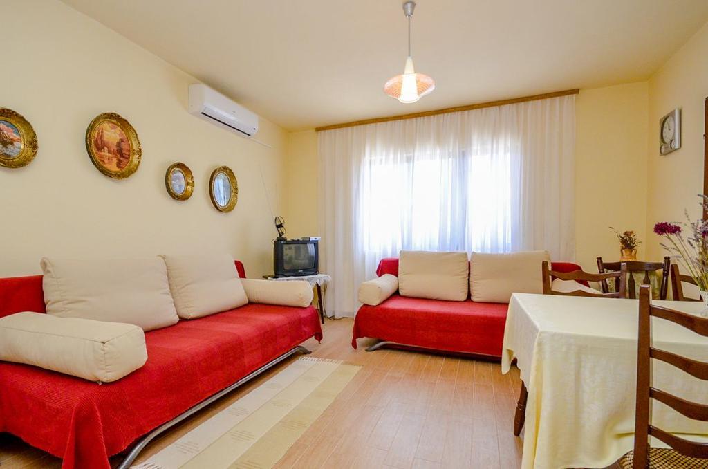 Apartment Milka With Sea View Tisno Ngoại thất bức ảnh